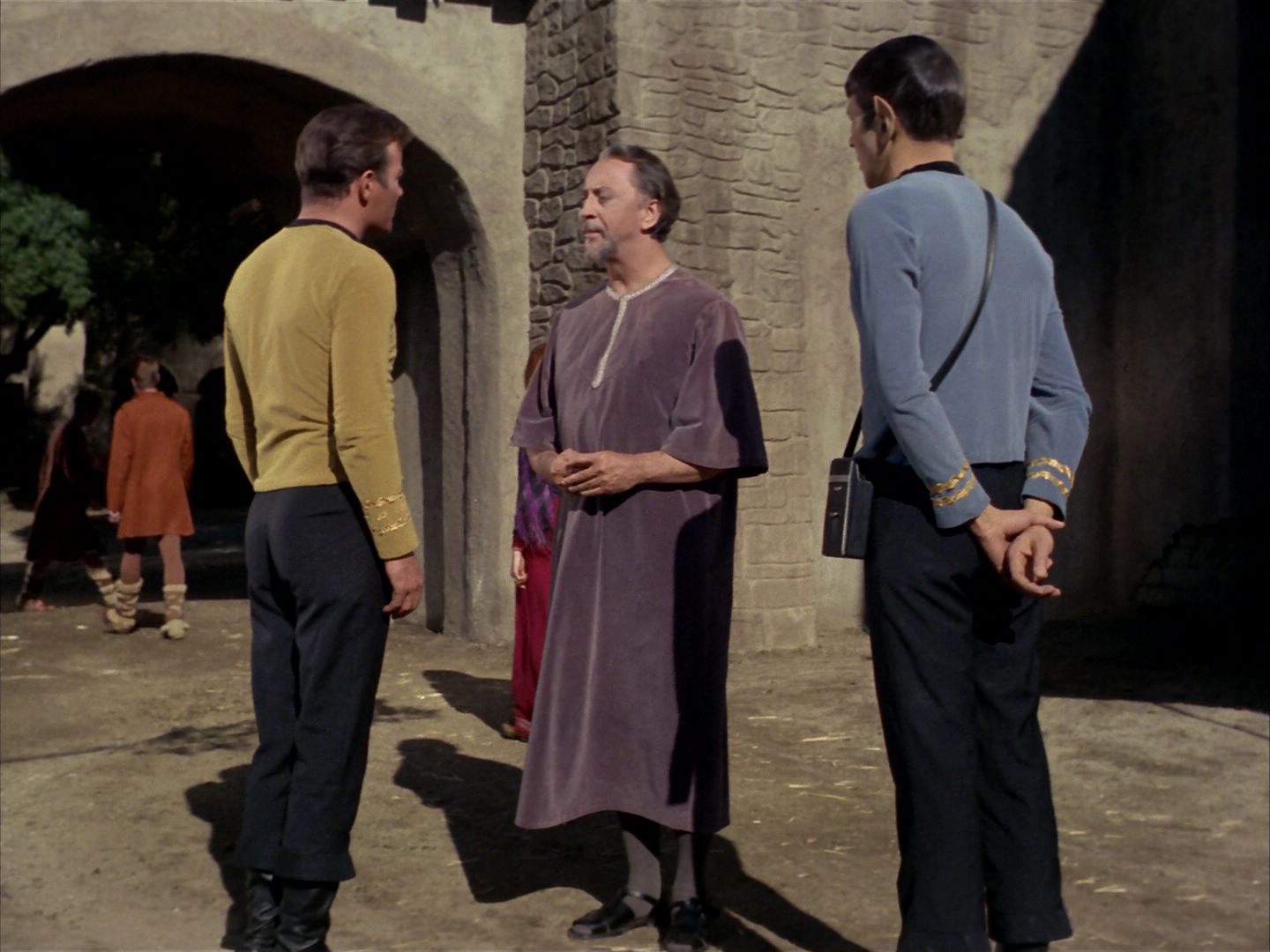 ariane179254_StarTrek_1x26_ErrandOfMercy_0417.jpg
