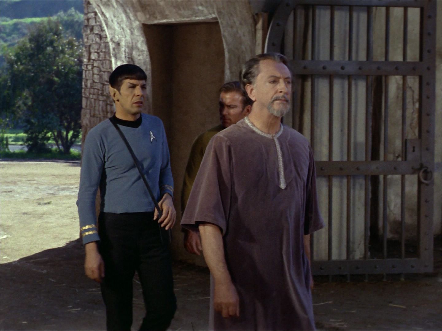 ariane179254_StarTrek_1x26_ErrandOfMercy_0451.jpg