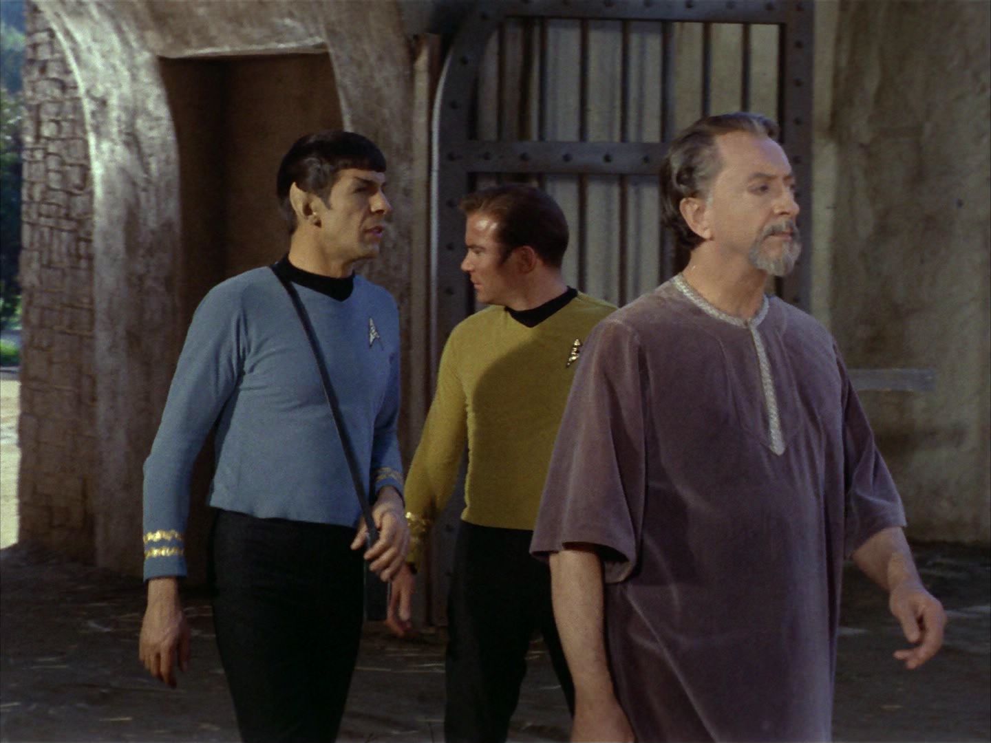 ariane179254_StarTrek_1x26_ErrandOfMercy_0452.jpg