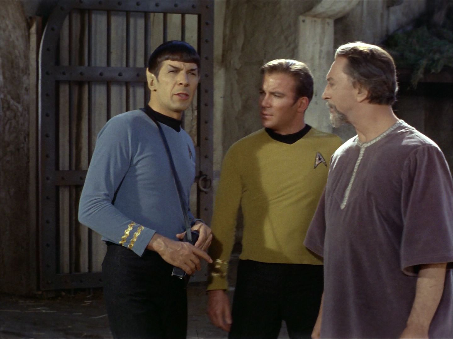 ariane179254_StarTrek_1x26_ErrandOfMercy_0454.jpg