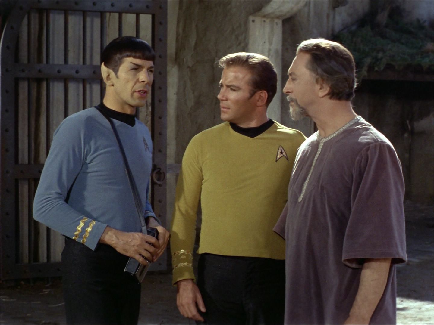 ariane179254_StarTrek_1x26_ErrandOfMercy_0456.jpg