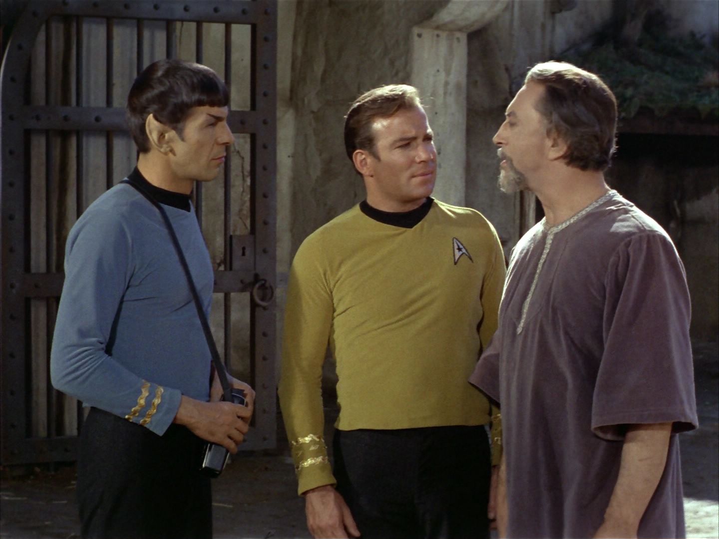 ariane179254_StarTrek_1x26_ErrandOfMercy_0461.jpg