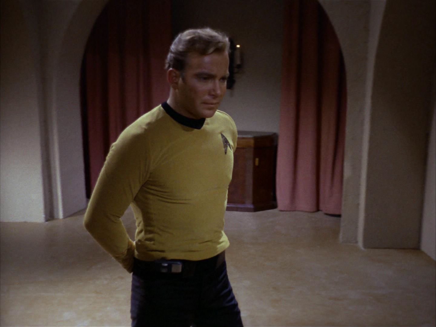 ariane179254_StarTrek_1x26_ErrandOfMercy_0628.jpg
