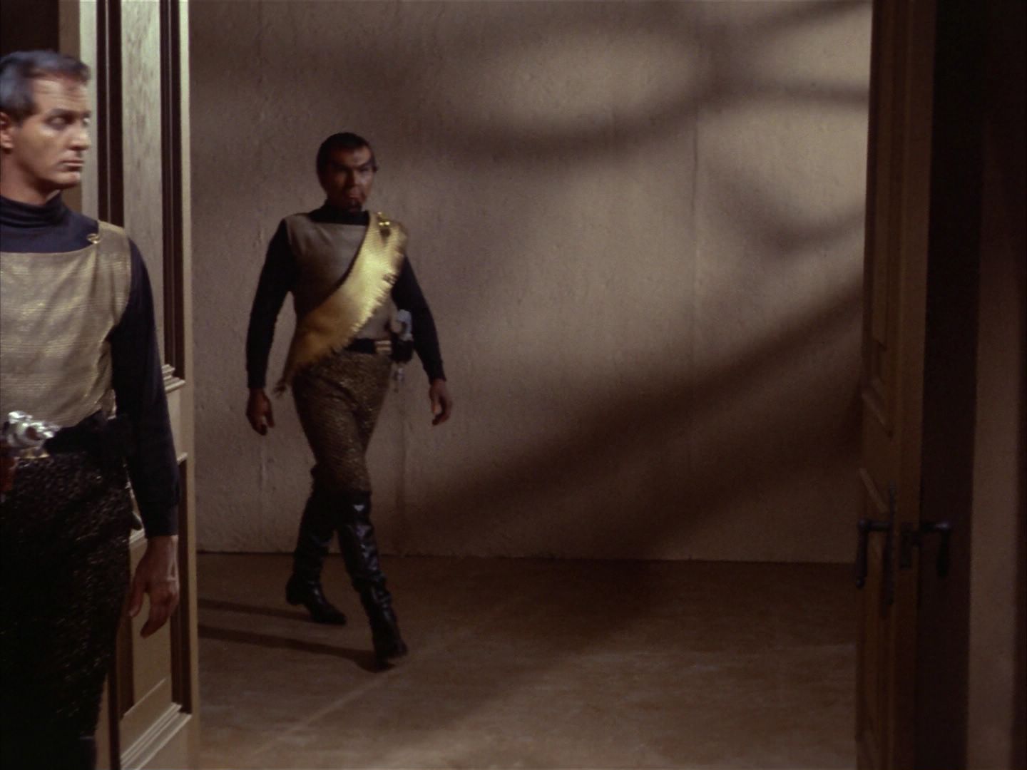 ariane179254_StarTrek_1x26_ErrandOfMercy_0910.jpg