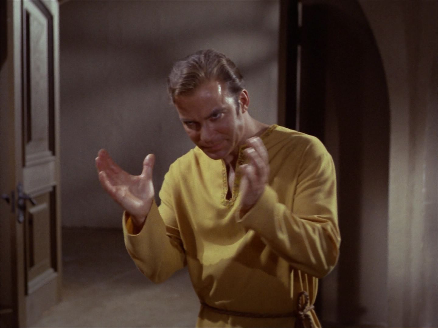 ariane179254_StarTrek_1x26_ErrandOfMercy_1212.jpg