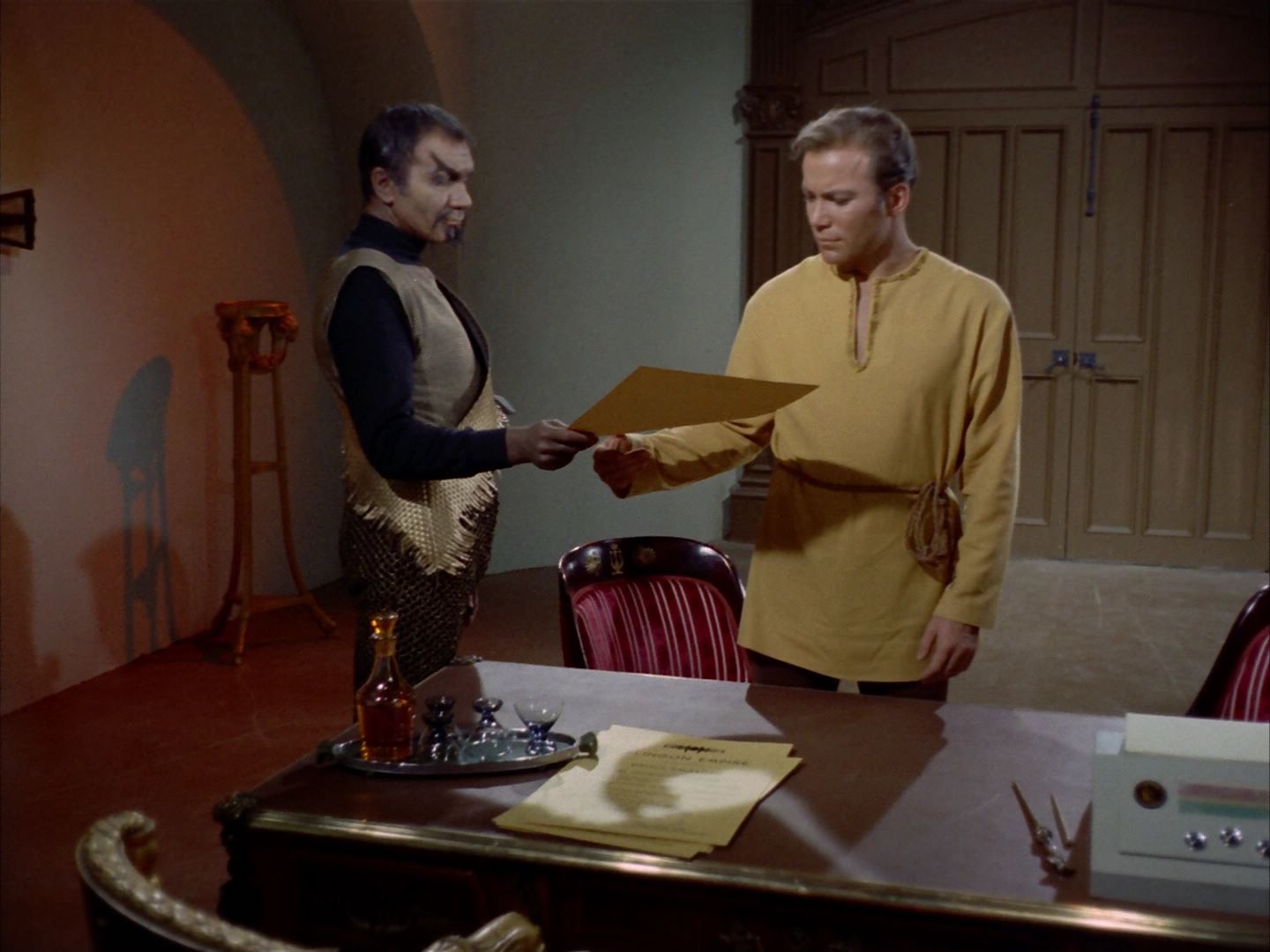 ariane179254_StarTrek_1x26_ErrandOfMercy_1236.jpg