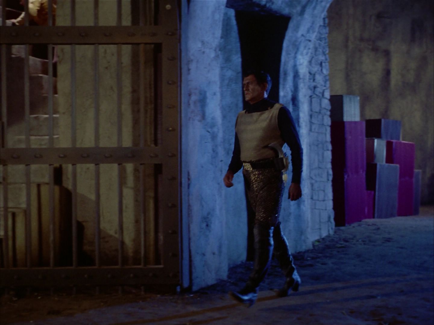 ariane179254_StarTrek_1x26_ErrandOfMercy_1504.jpg