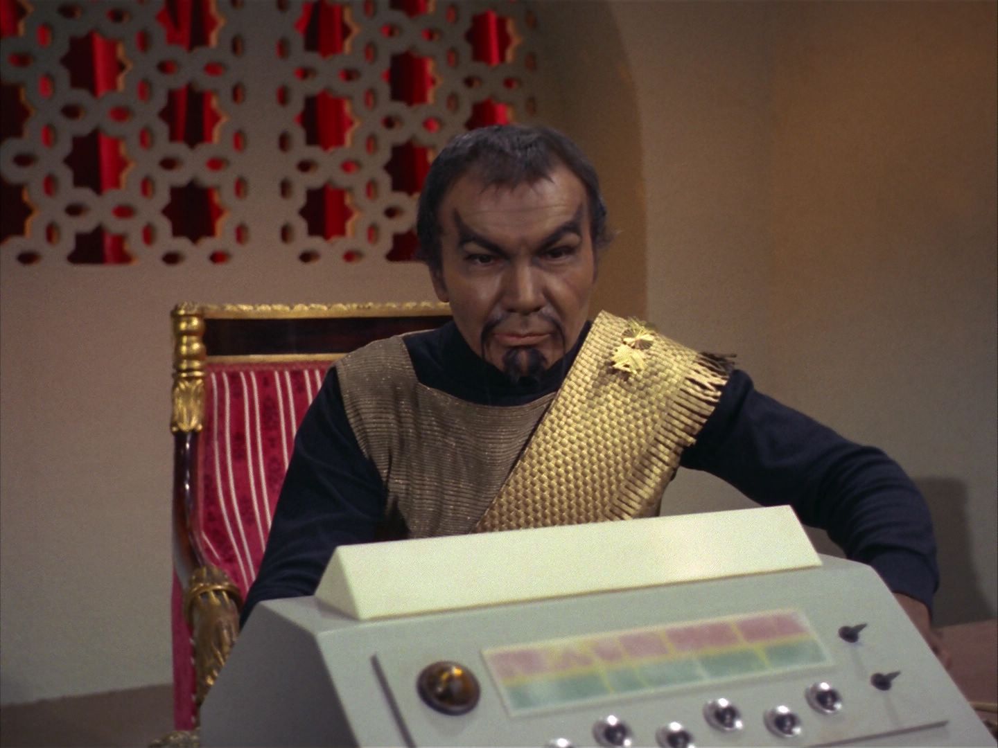 ariane179254_StarTrek_1x26_ErrandOfMercy_1624.jpg