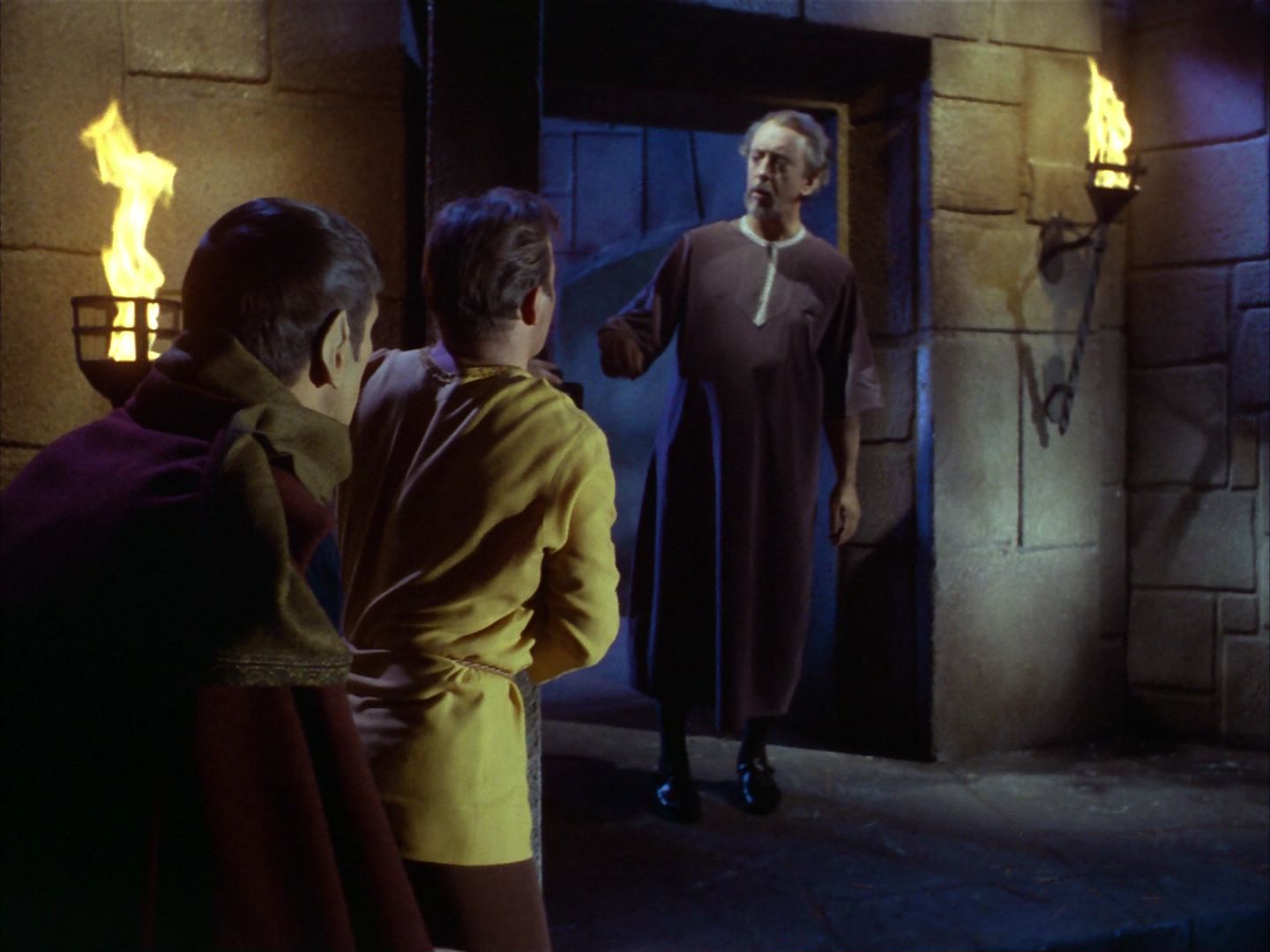ariane179254_StarTrek_1x26_ErrandOfMercy_2092.jpg