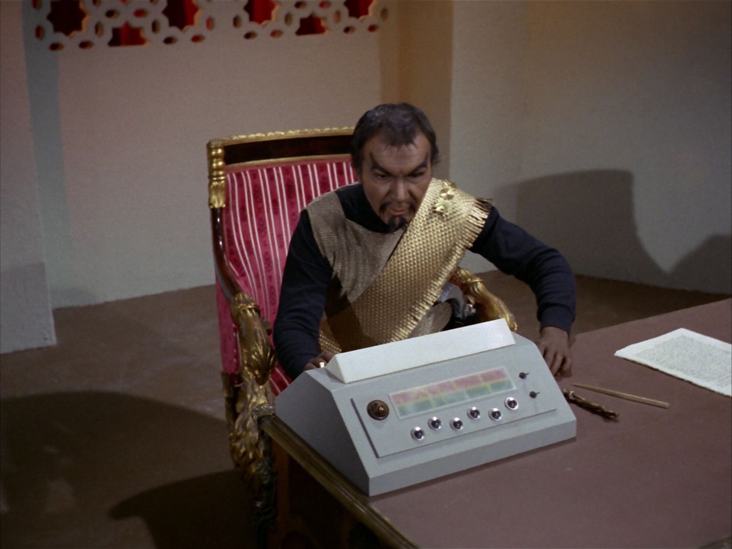 ariane179254_StarTrek_1x26_ErrandOfMercy_2235.jpg