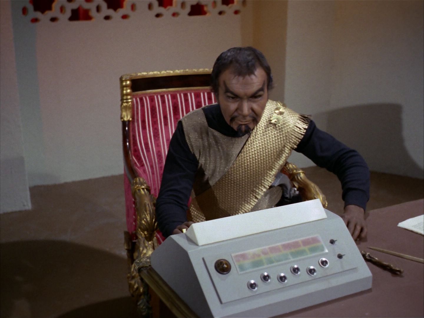 ariane179254_StarTrek_1x26_ErrandOfMercy_2238.jpg