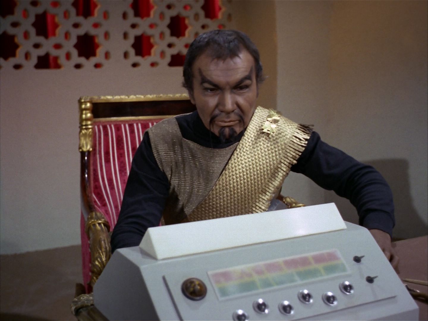 ariane179254_StarTrek_1x26_ErrandOfMercy_2242.jpg