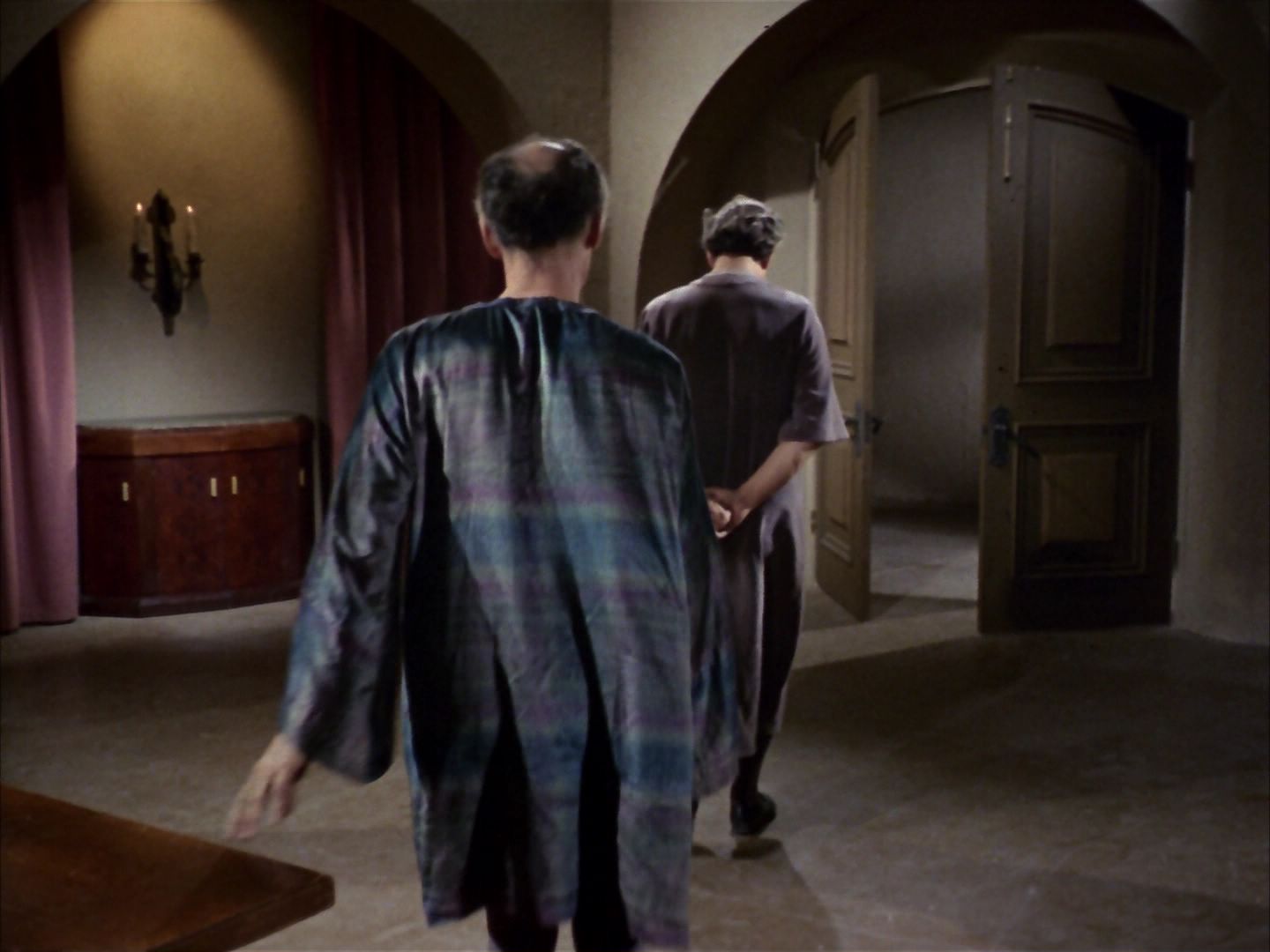 ariane179254_StarTrek_1x26_ErrandOfMercy_2403.jpg