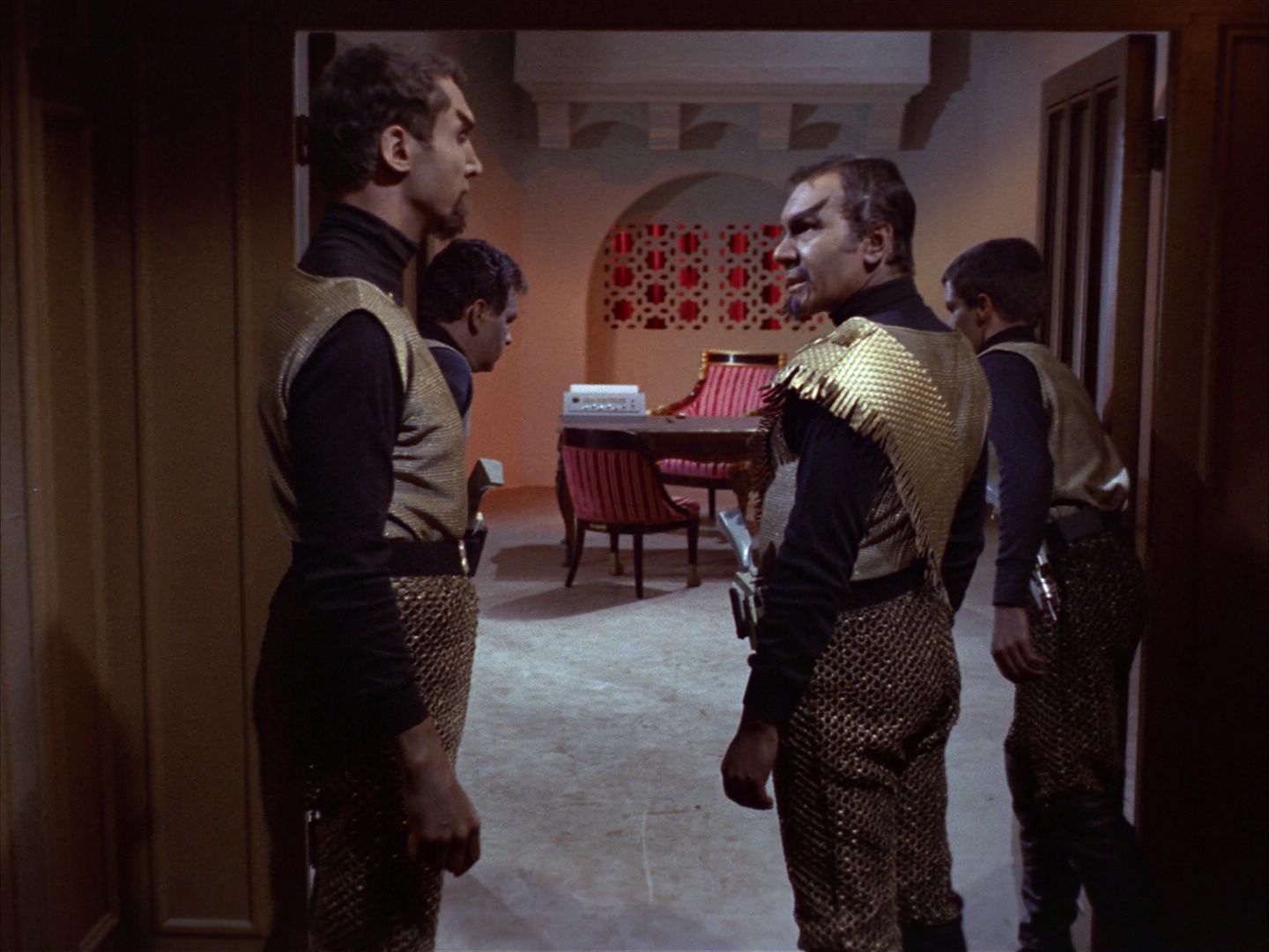 ariane179254_StarTrek_1x26_ErrandOfMercy_2527.jpg