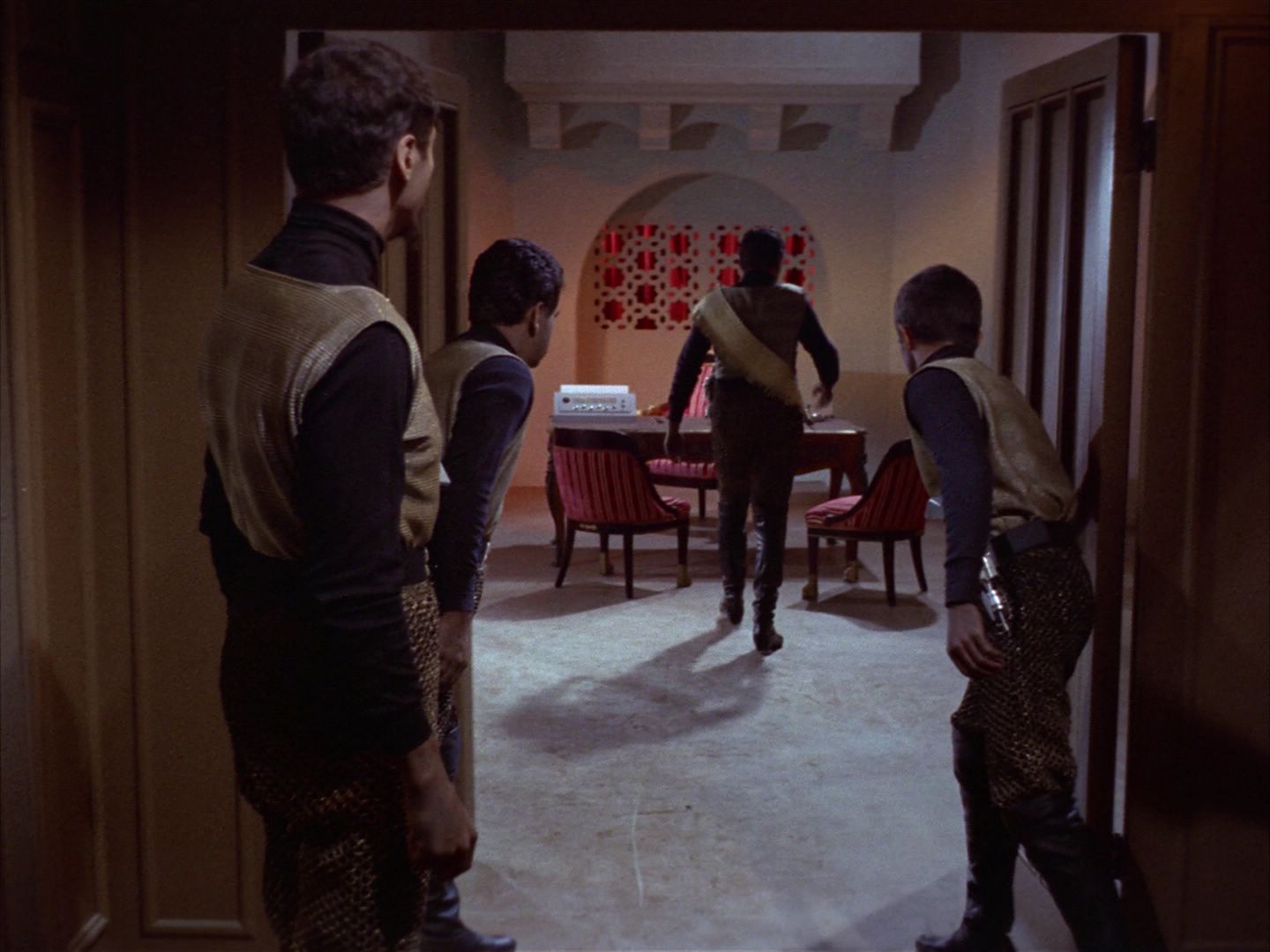 ariane179254_StarTrek_1x26_ErrandOfMercy_2536.jpg