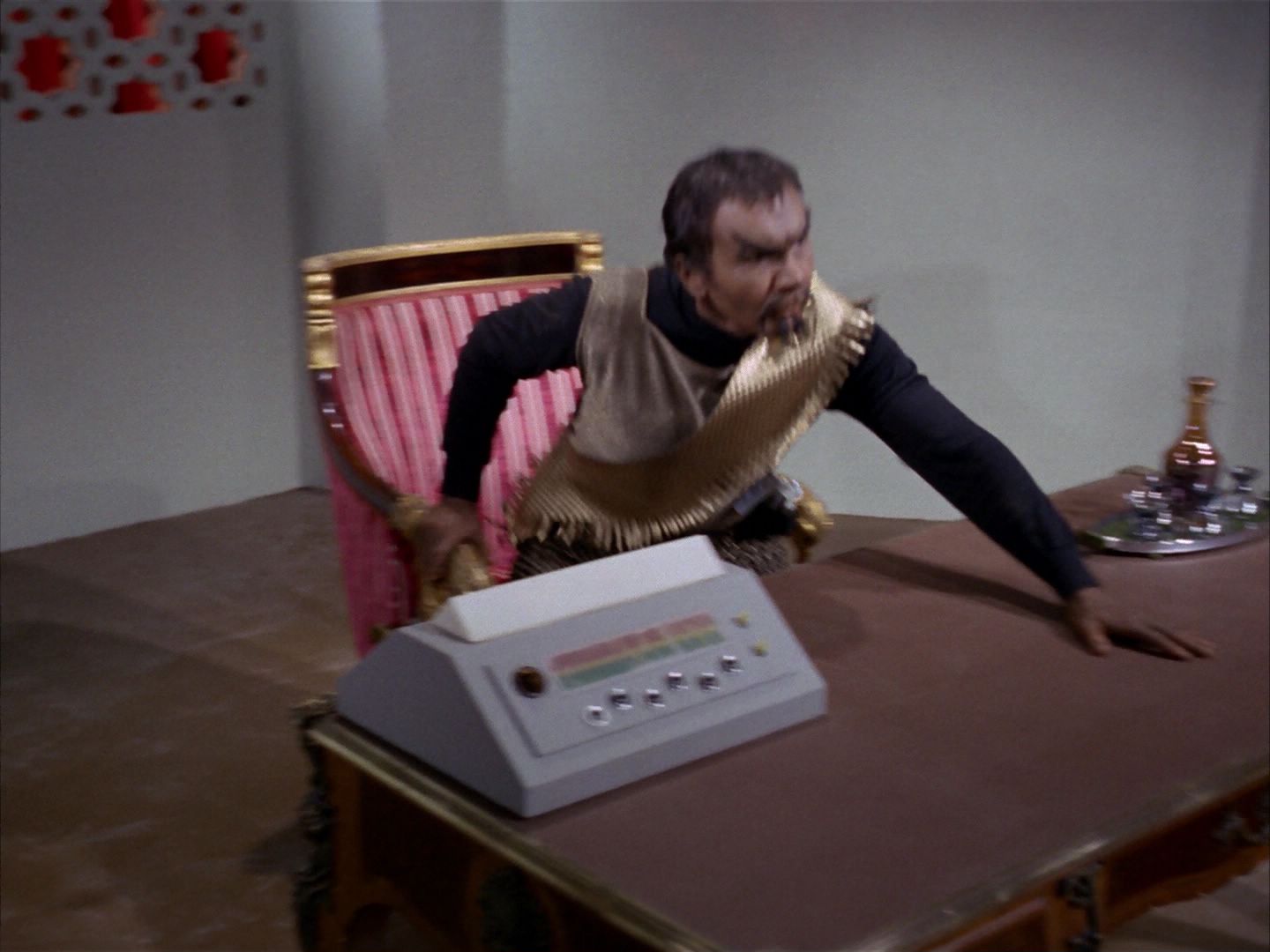 ariane179254_StarTrek_1x26_ErrandOfMercy_2606.jpg