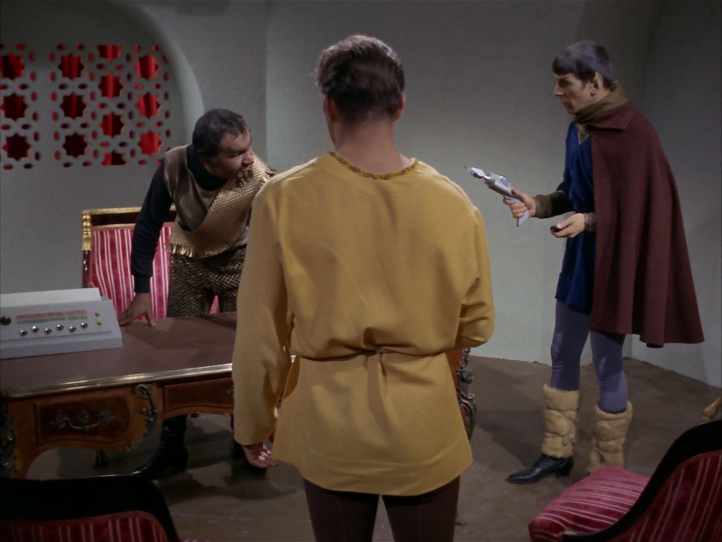 ariane179254_StarTrek_1x26_ErrandOfMercy_2620.jpg