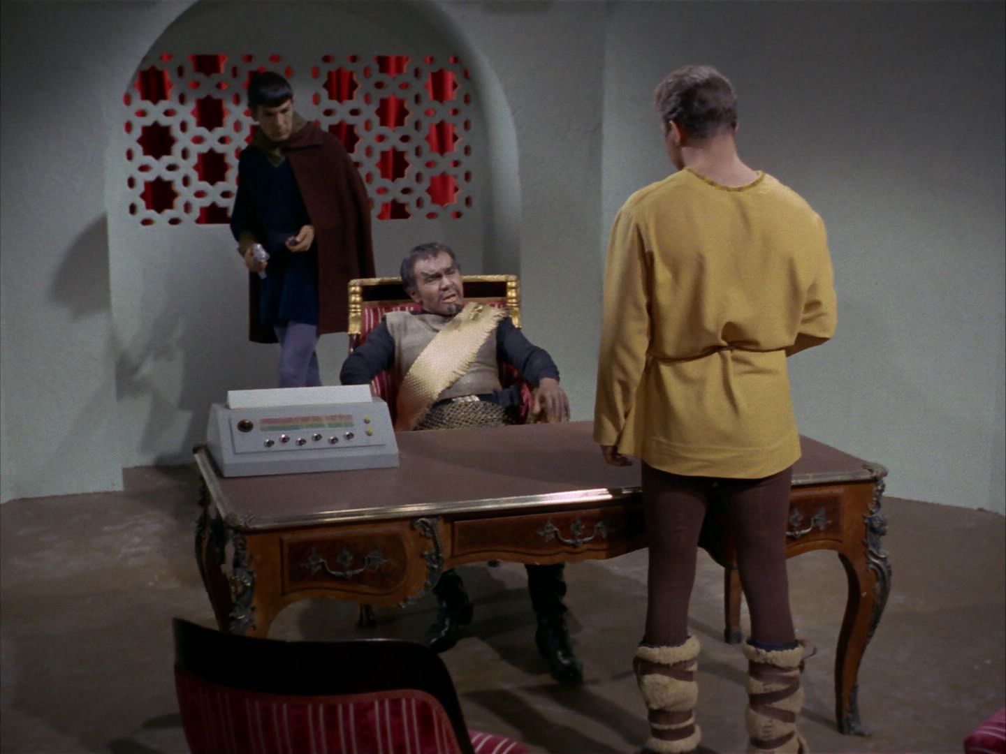 ariane179254_StarTrek_1x26_ErrandOfMercy_2654.jpg