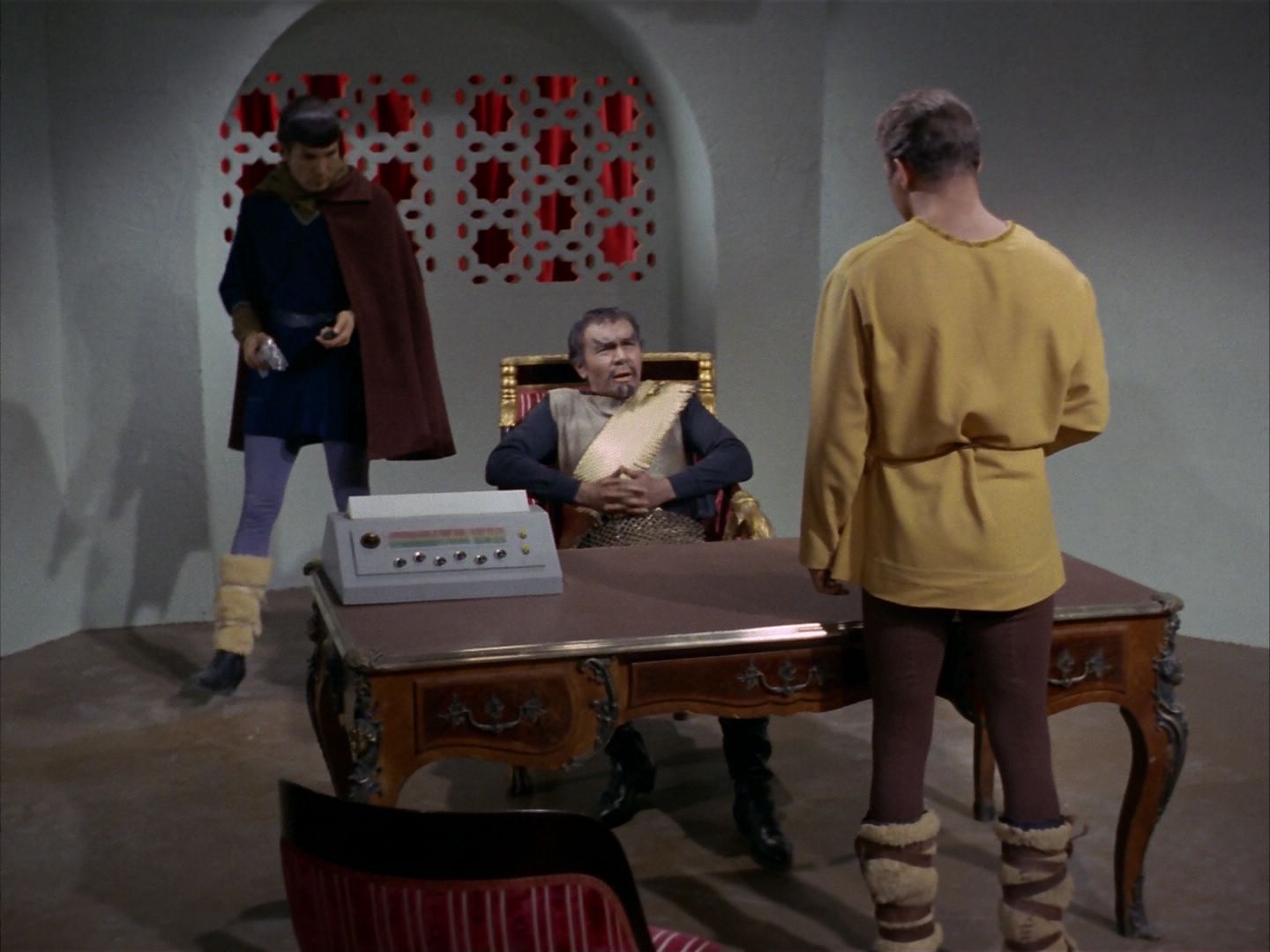 ariane179254_StarTrek_1x26_ErrandOfMercy_2655.jpg
