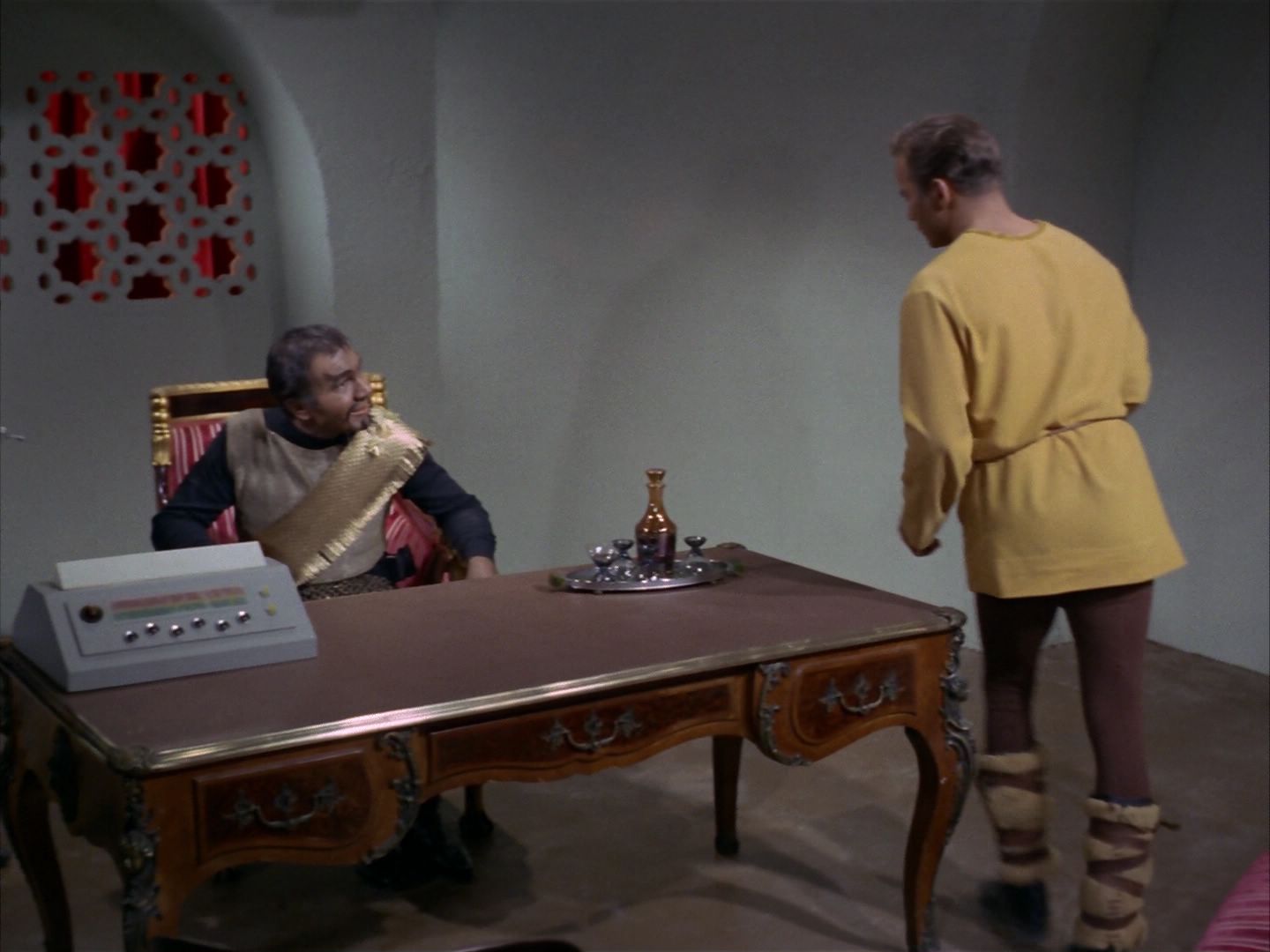 ariane179254_StarTrek_1x26_ErrandOfMercy_2701.jpg