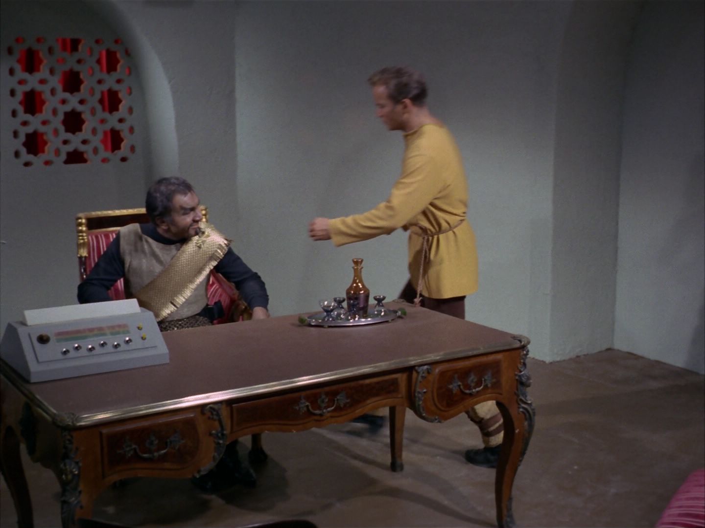 ariane179254_StarTrek_1x26_ErrandOfMercy_2702.jpg