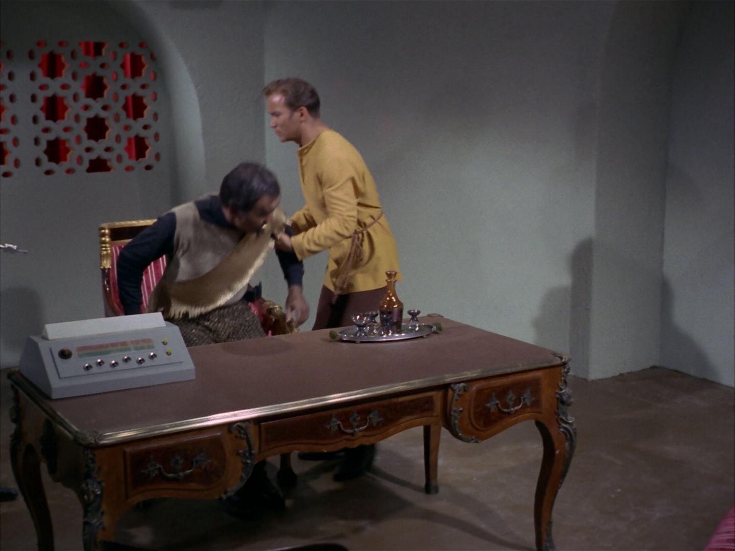 ariane179254_StarTrek_1x26_ErrandOfMercy_2703.jpg