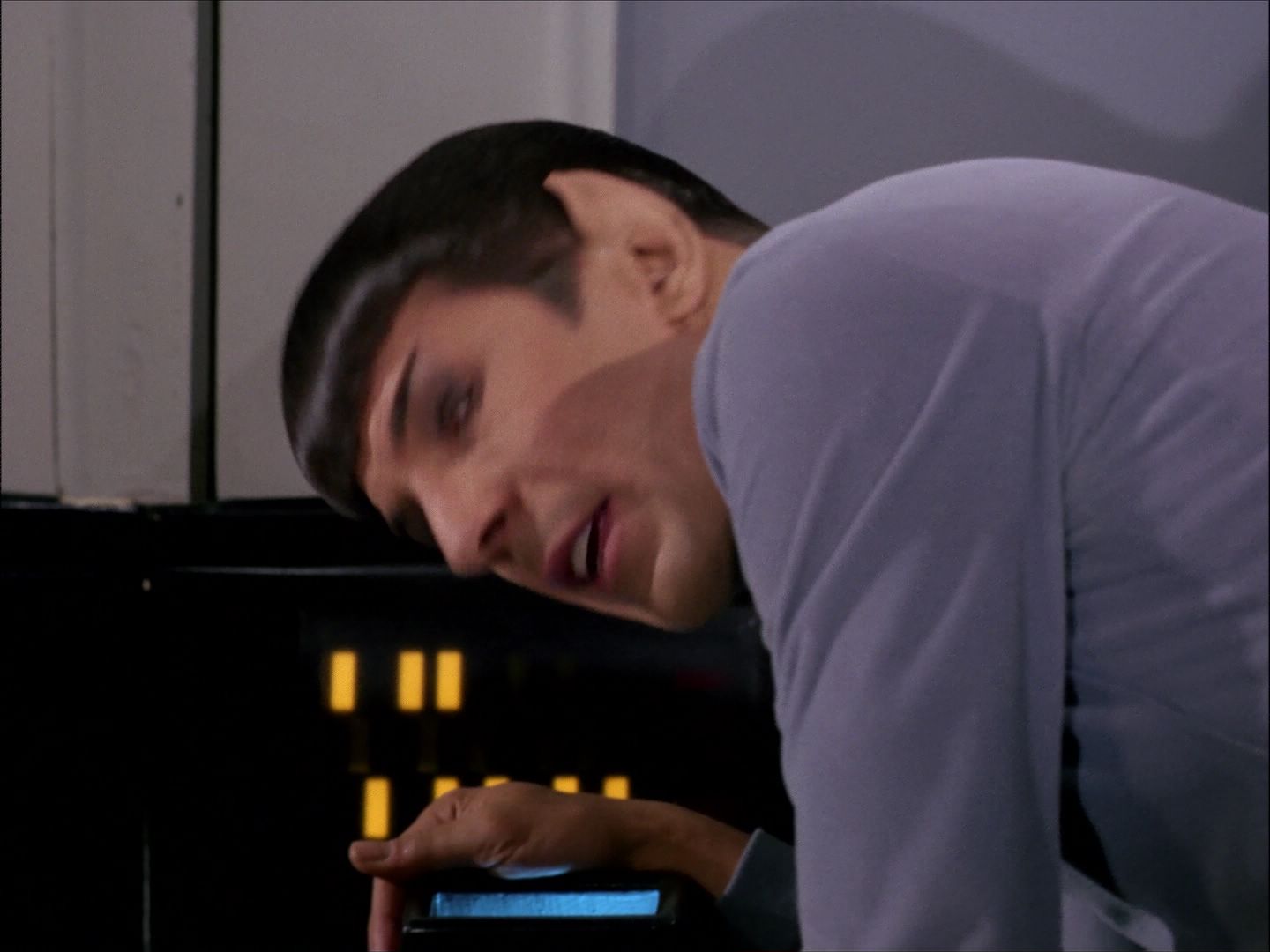 ariane179254_StarTrek_1x27_TheAlternativeFactor_0155.jpg