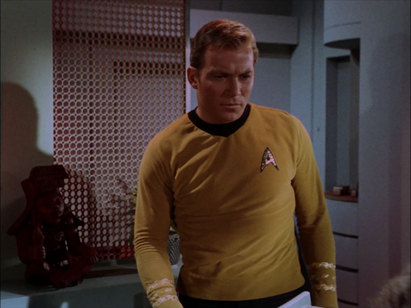 ariane179254_StarTrek_1x27_TheAlternativeFactor_0614.jpg