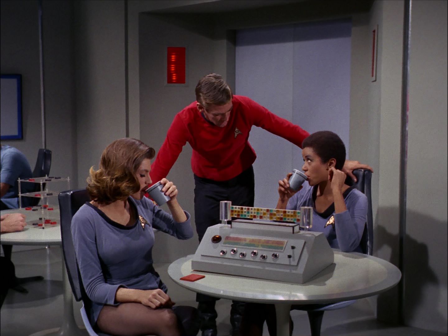 ariane179254_StarTrek_1x27_TheAlternativeFactor_1068.jpg