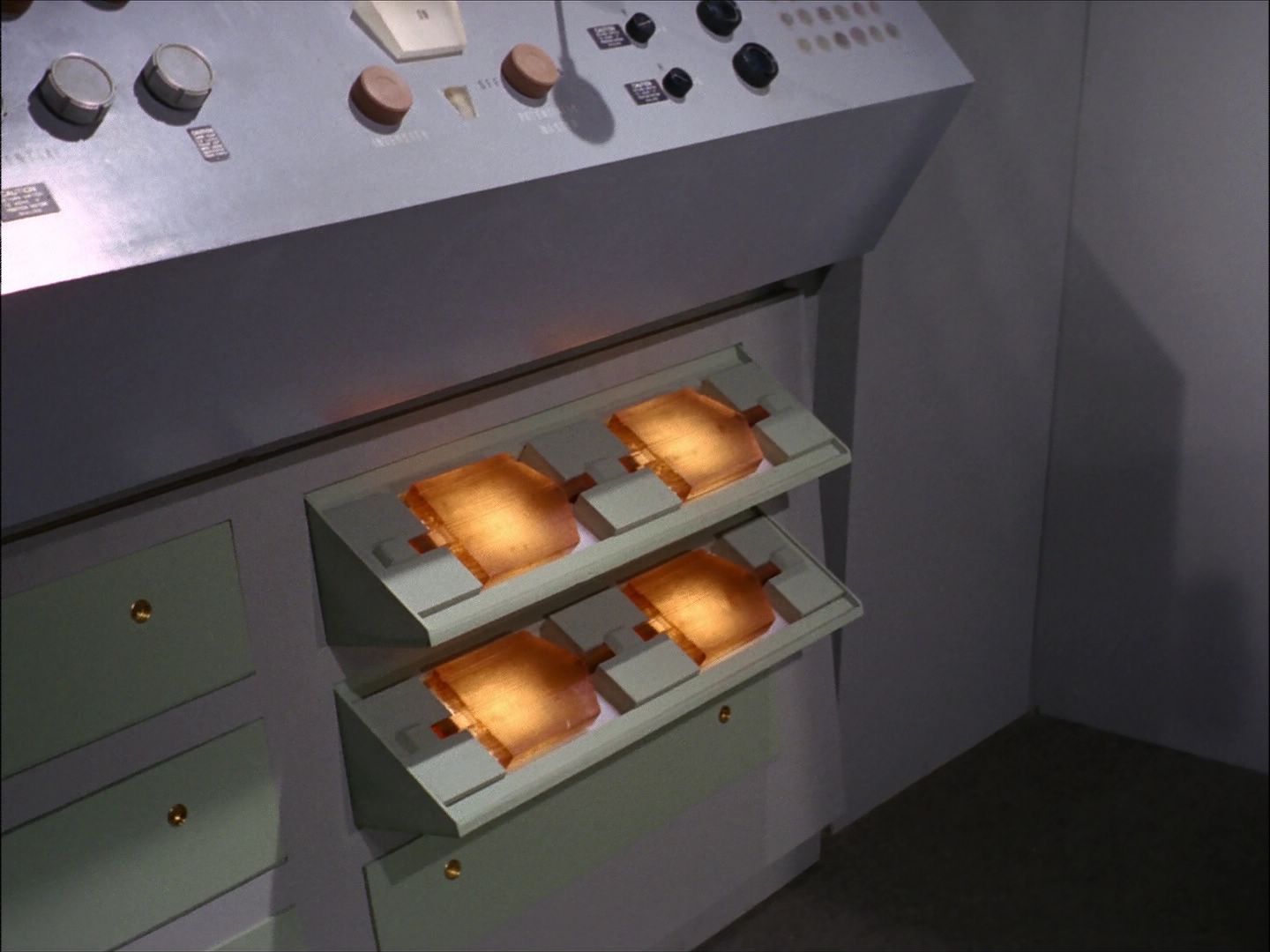 ariane179254_StarTrek_1x27_TheAlternativeFactor_1418.jpg