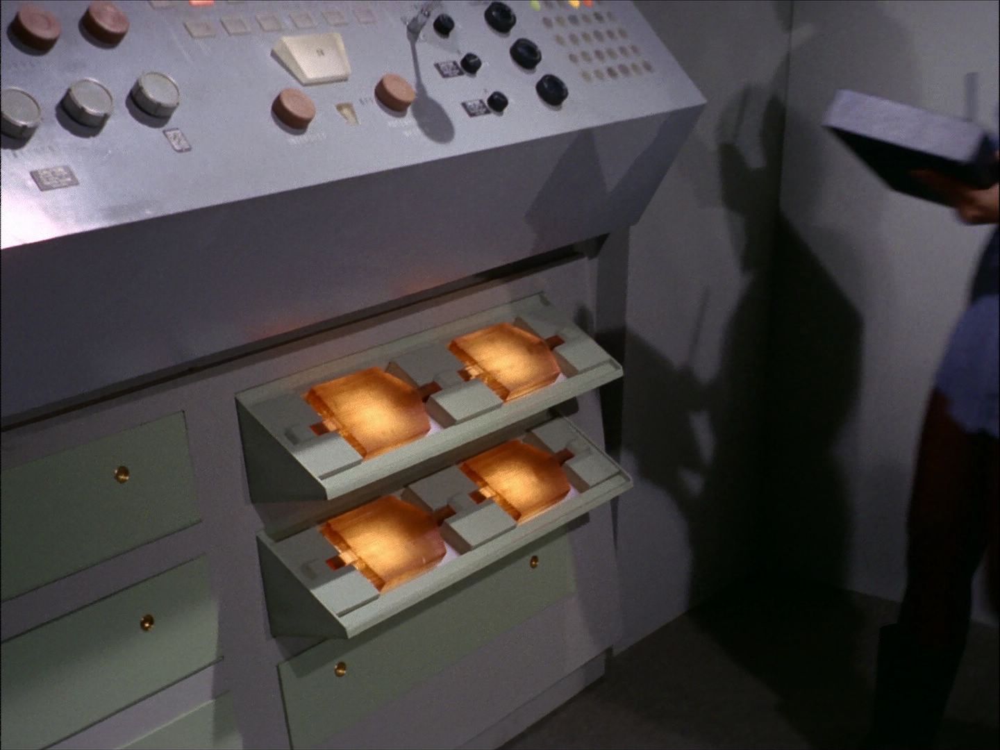 ariane179254_StarTrek_1x27_TheAlternativeFactor_1419.jpg