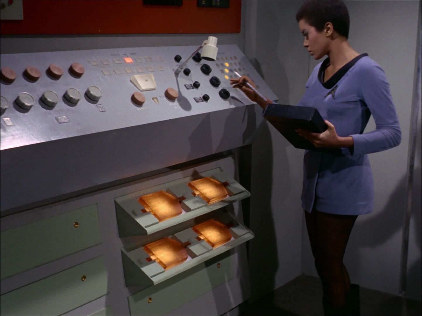 ariane179254_StarTrek_1x27_TheAlternativeFactor_1420.jpg