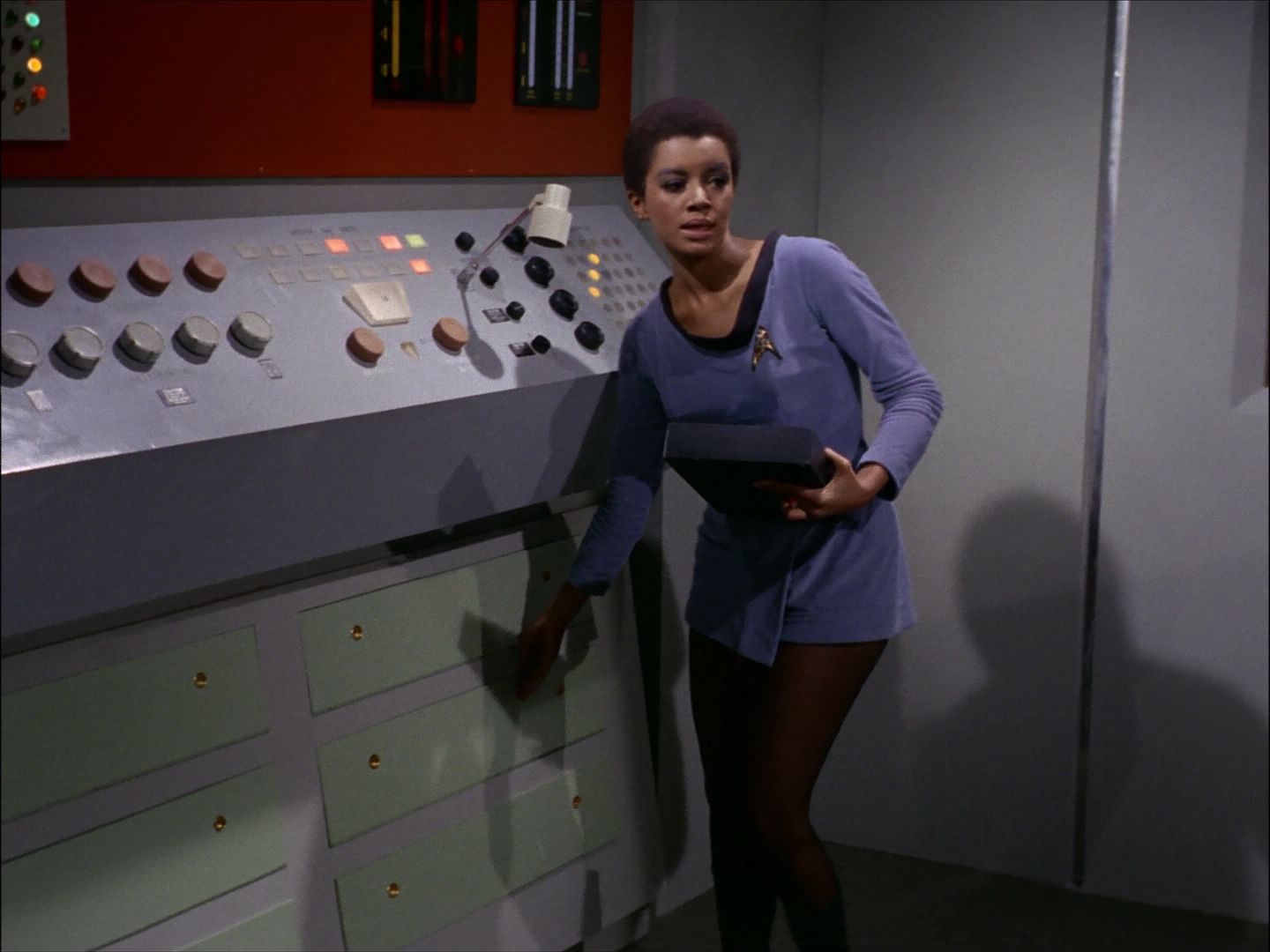 ariane179254_StarTrek_1x27_TheAlternativeFactor_1429.jpg