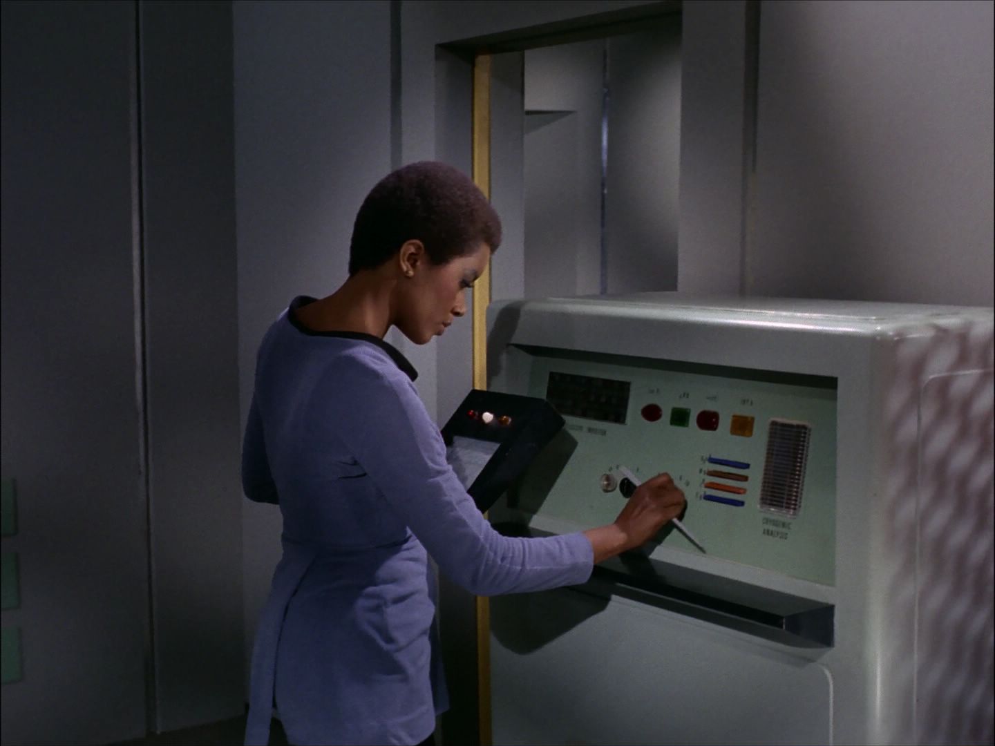 ariane179254_StarTrek_1x27_TheAlternativeFactor_1433.jpg