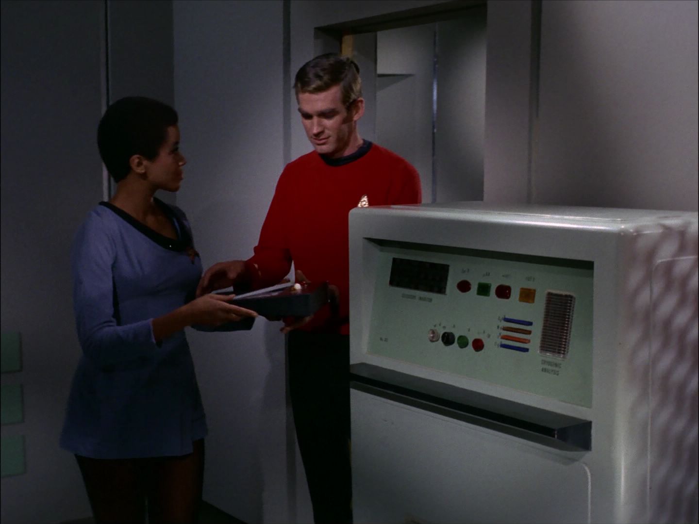 ariane179254_StarTrek_1x27_TheAlternativeFactor_1437.jpg