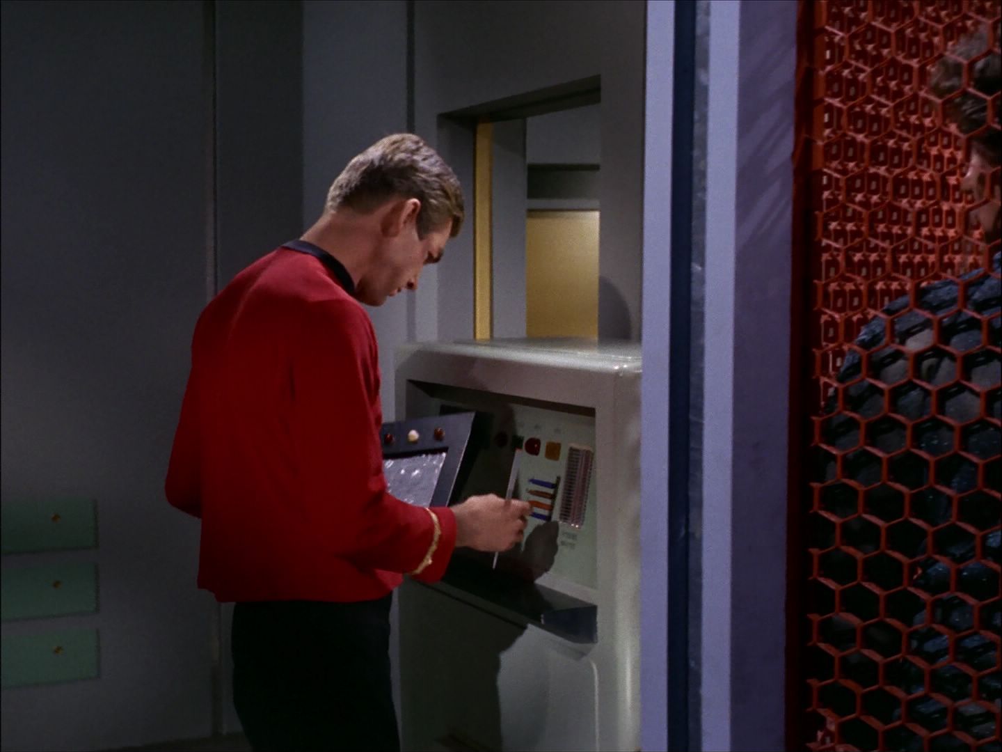 ariane179254_StarTrek_1x27_TheAlternativeFactor_1440.jpg