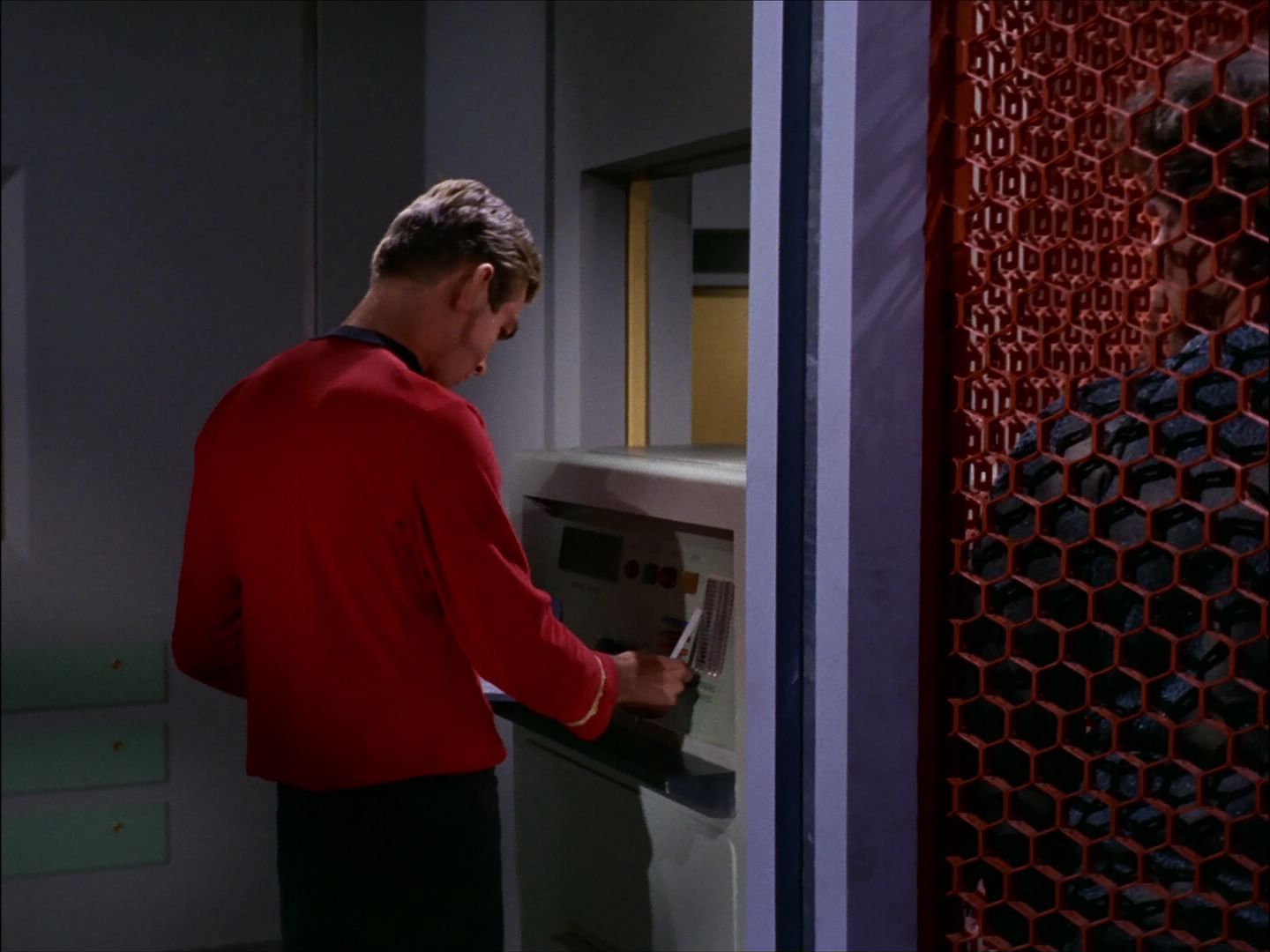 ariane179254_StarTrek_1x27_TheAlternativeFactor_1441.jpg