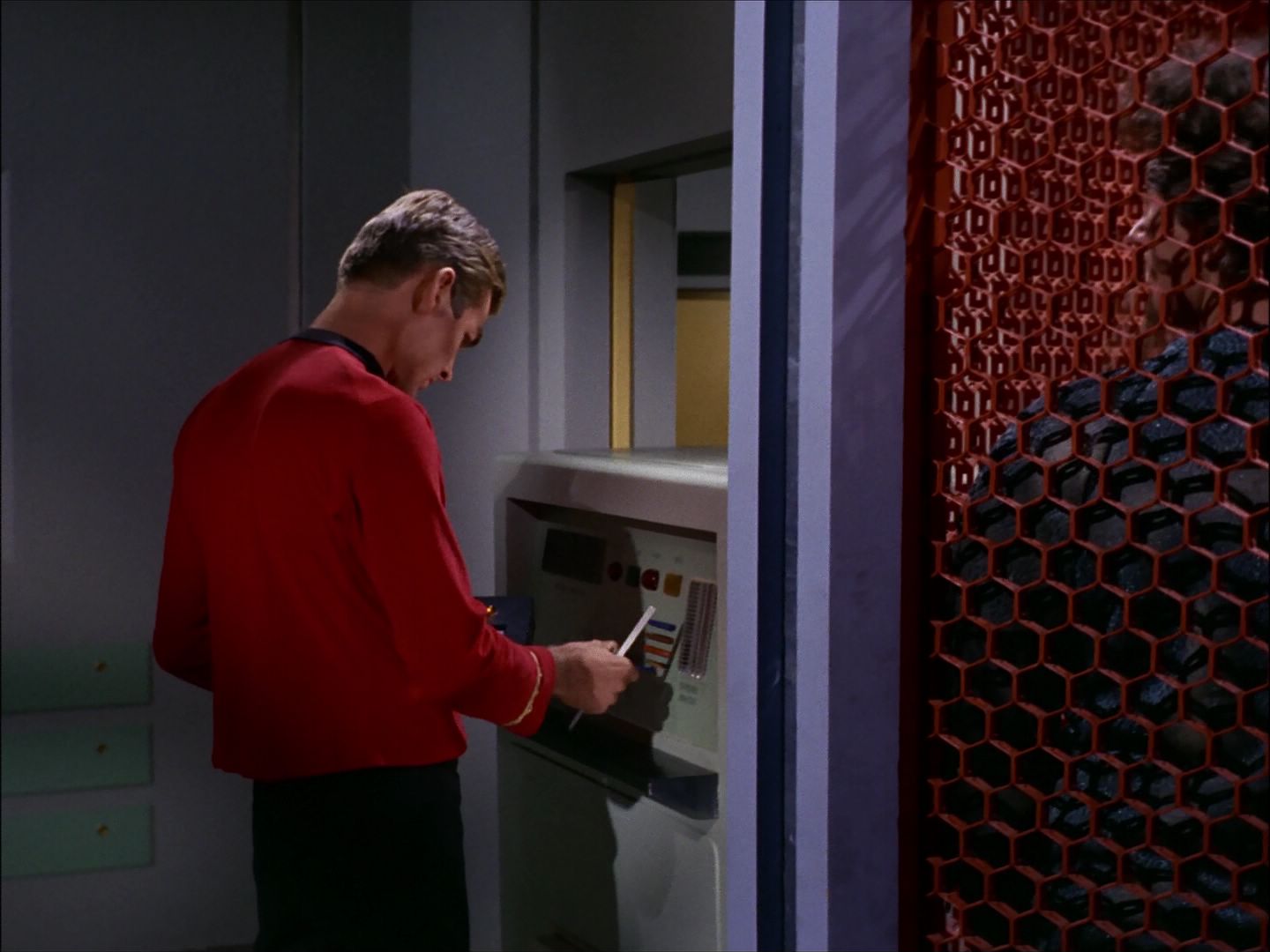 ariane179254_StarTrek_1x27_TheAlternativeFactor_1442.jpg