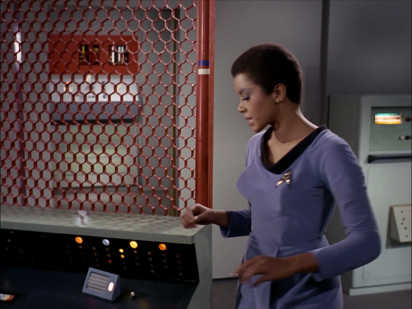 ariane179254_StarTrek_1x27_TheAlternativeFactor_1469.jpg