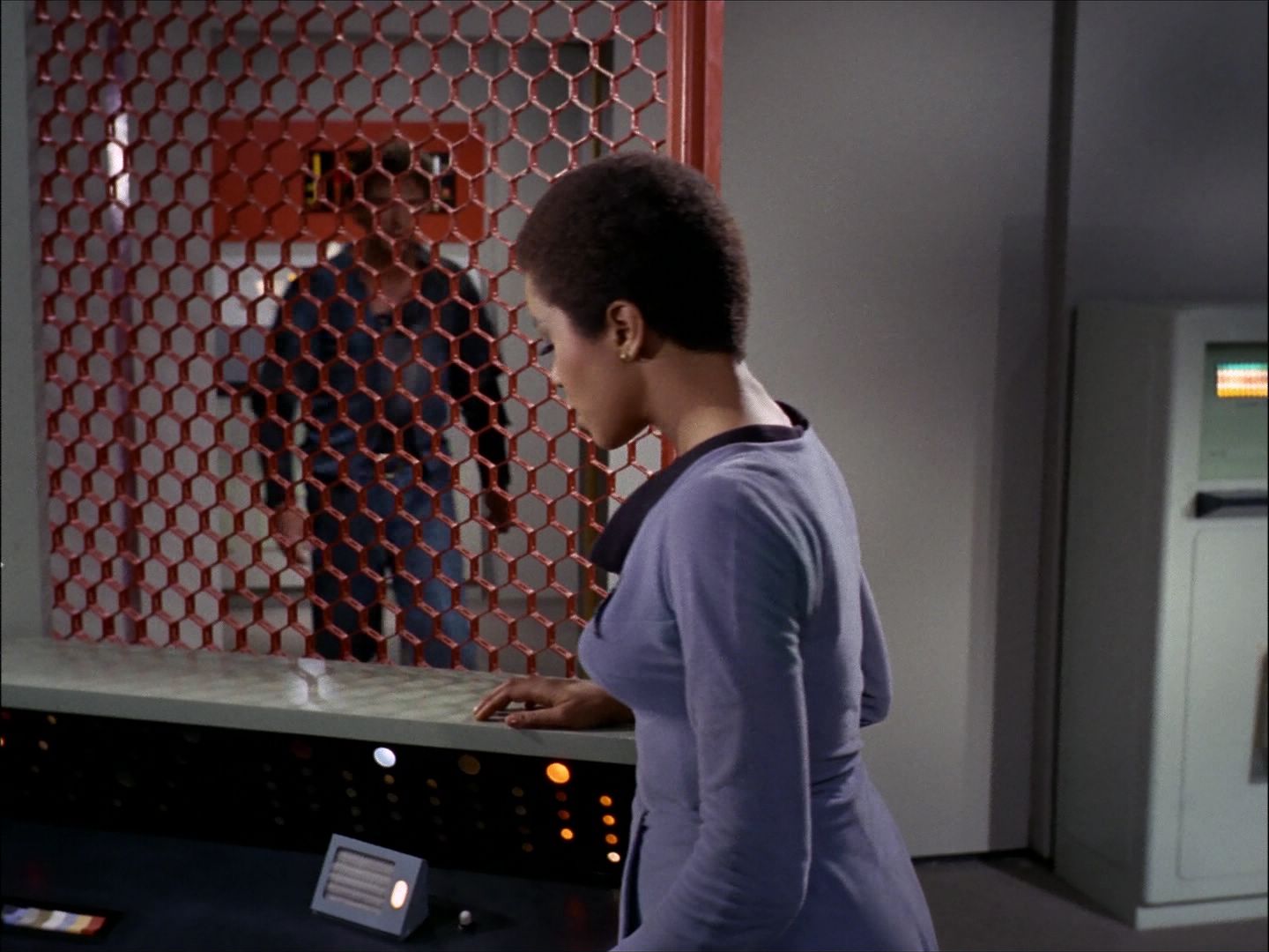 ariane179254_StarTrek_1x27_TheAlternativeFactor_1470.jpg