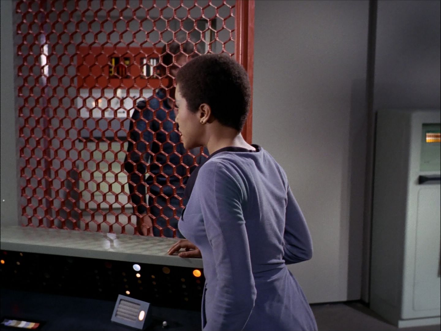 ariane179254_StarTrek_1x27_TheAlternativeFactor_1471.jpg