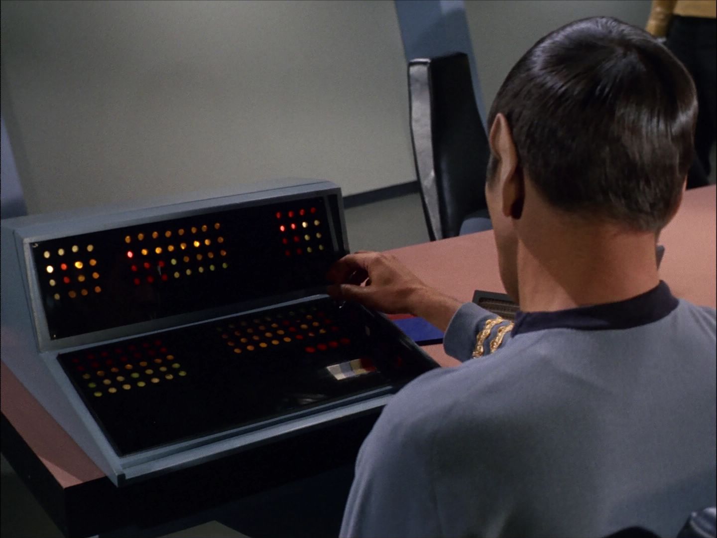 ariane179254_StarTrek_1x27_TheAlternativeFactor_2064.jpg