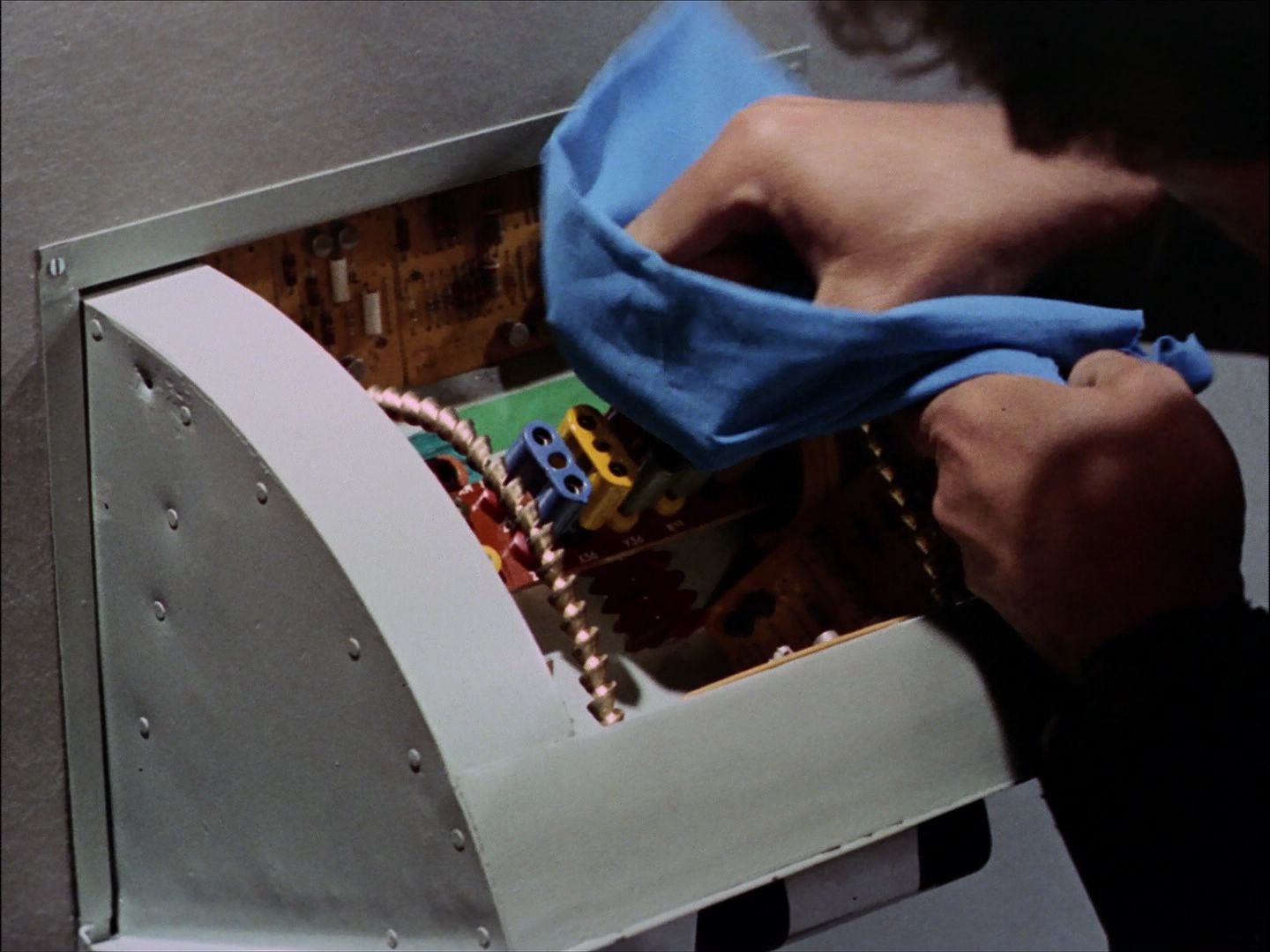 ariane179254_StarTrek_1x27_TheAlternativeFactor_2395.jpg