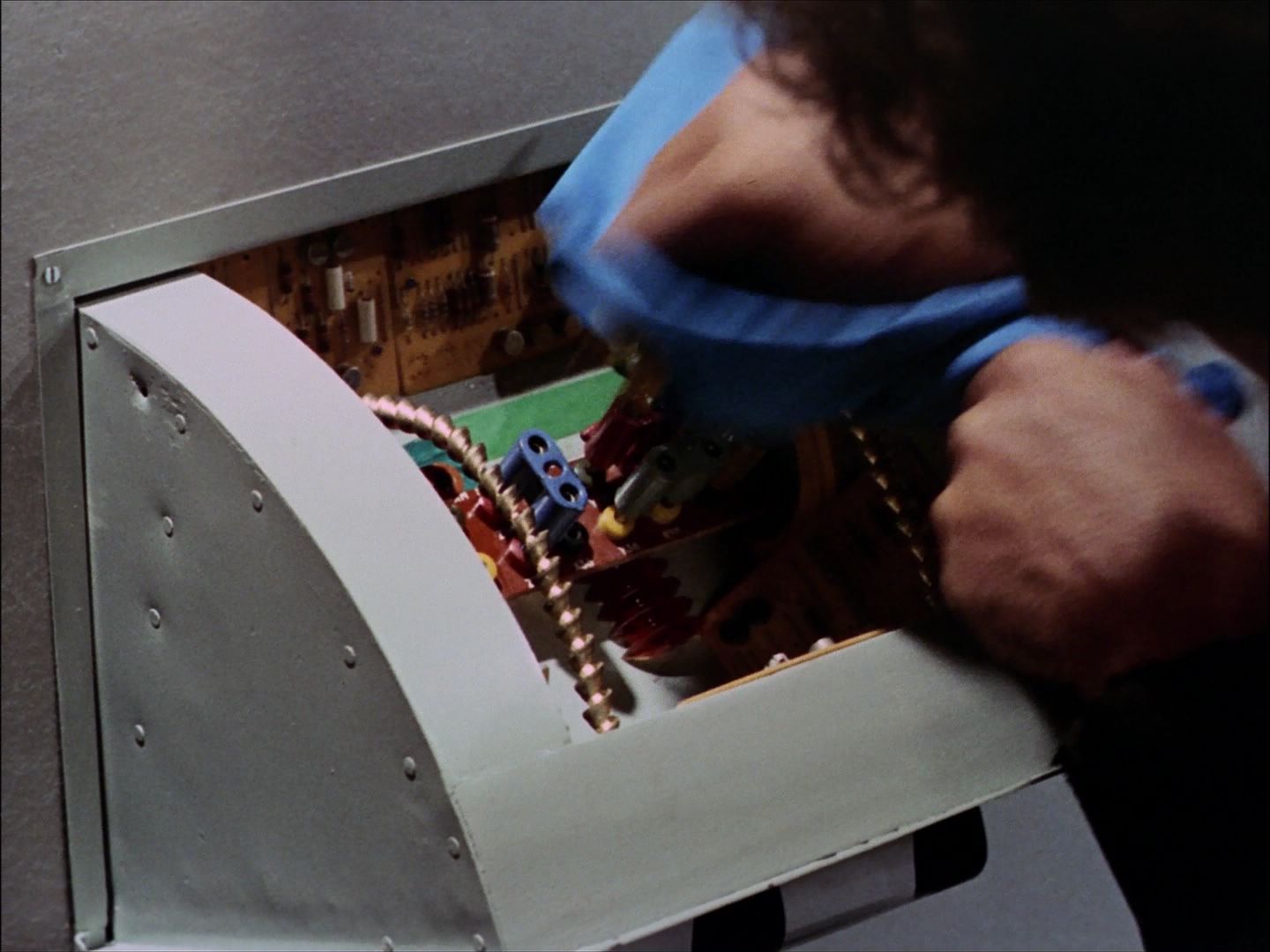 ariane179254_StarTrek_1x27_TheAlternativeFactor_2397.jpg