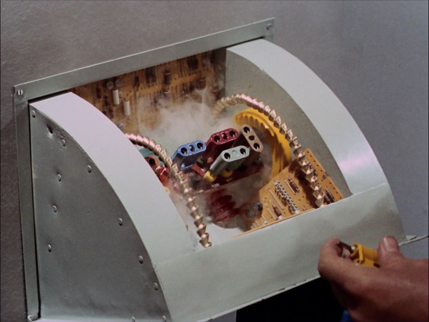 ariane179254_StarTrek_1x27_TheAlternativeFactor_2407.jpg