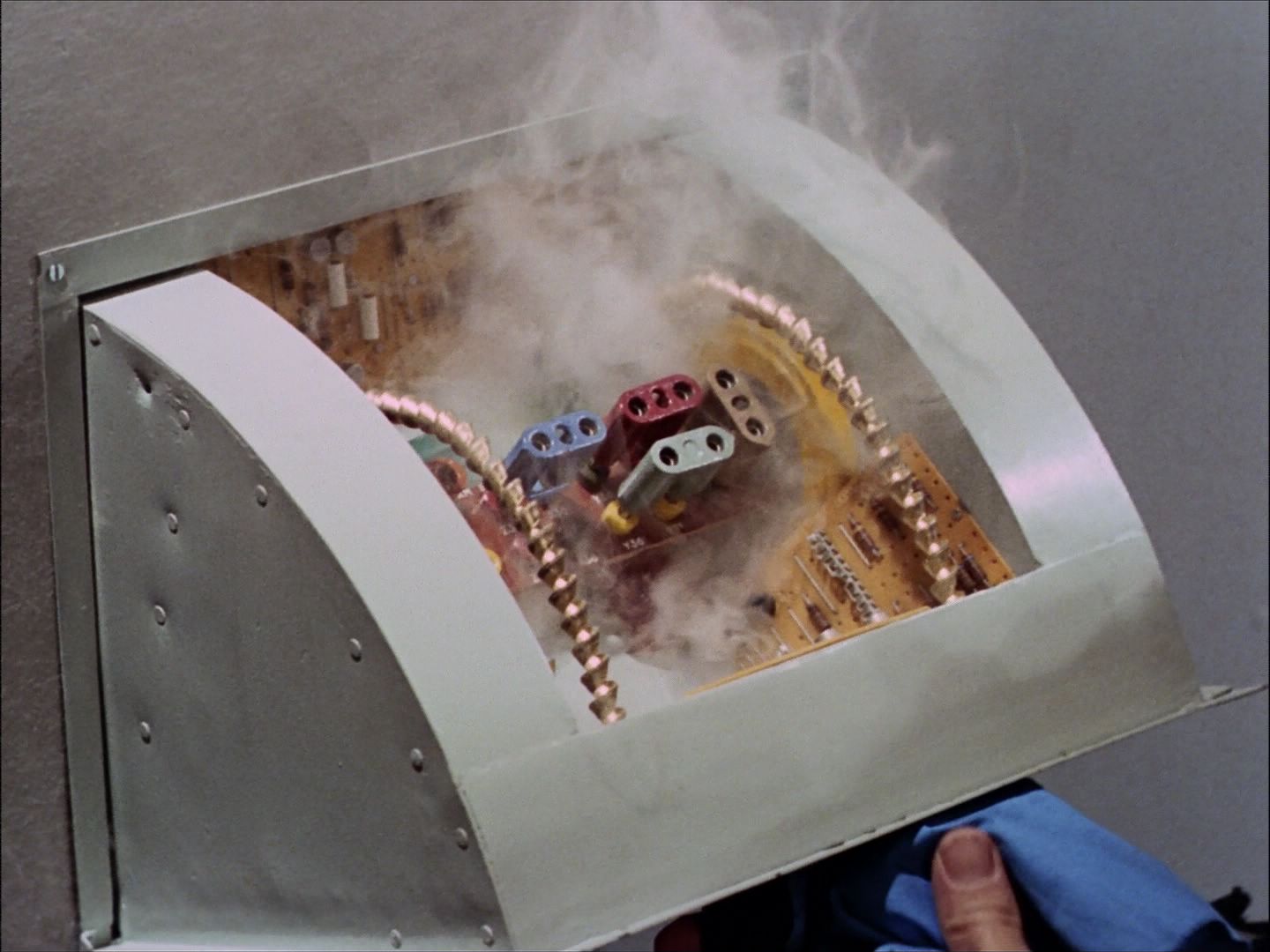 ariane179254_StarTrek_1x27_TheAlternativeFactor_2409.jpg