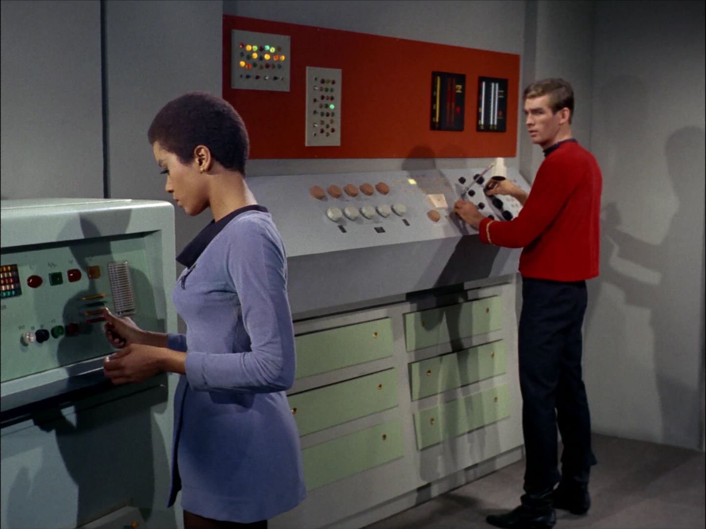 ariane179254_StarTrek_1x27_TheAlternativeFactor_2428.jpg