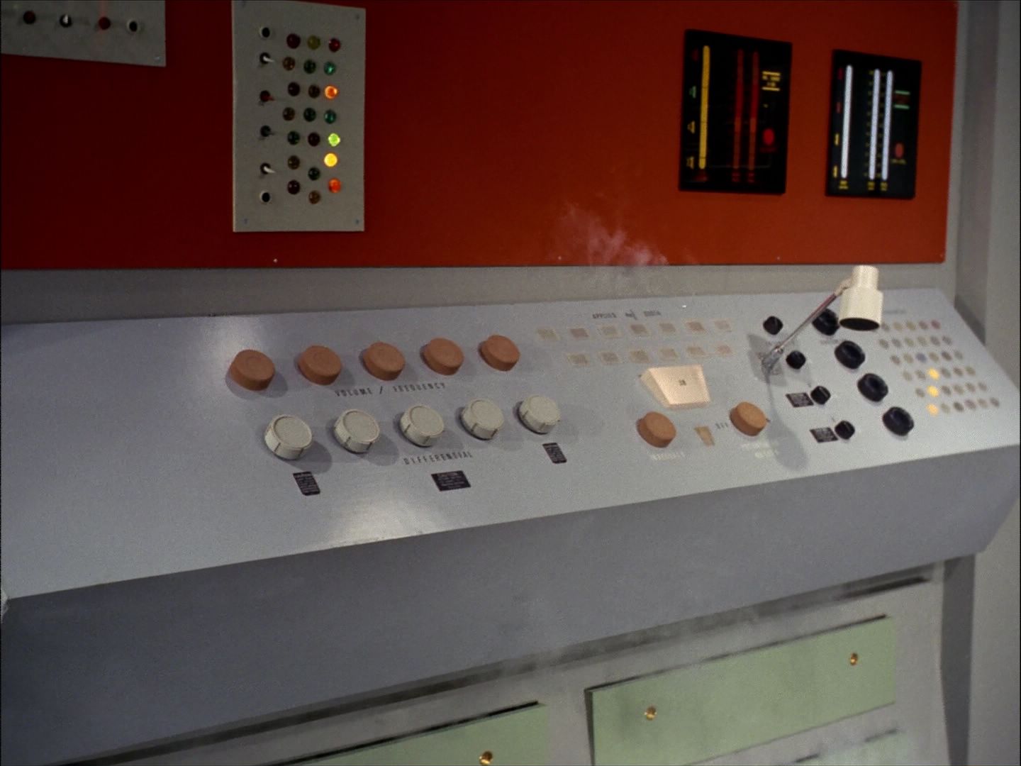 ariane179254_StarTrek_1x27_TheAlternativeFactor_2433.jpg