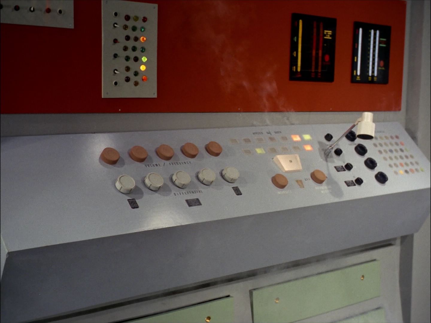 ariane179254_StarTrek_1x27_TheAlternativeFactor_2434.jpg