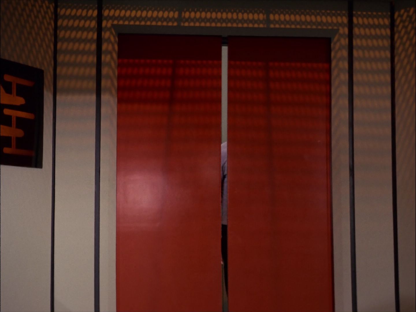 ariane179254_StarTrek_1x27_TheAlternativeFactor_2481.jpg